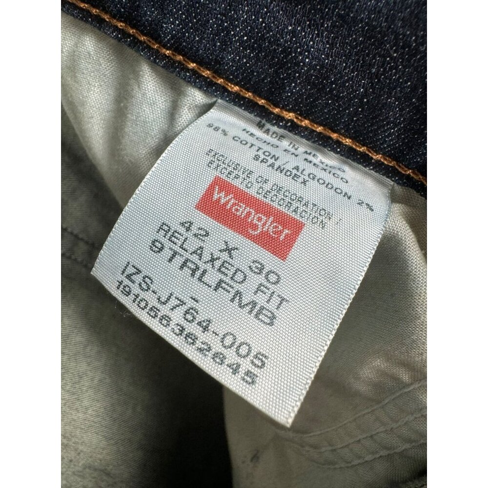 Wrangler Denim Men's Pants Relaxed Fit Jeans Adult Size Men’s 42-30 - Picture 4 of 14